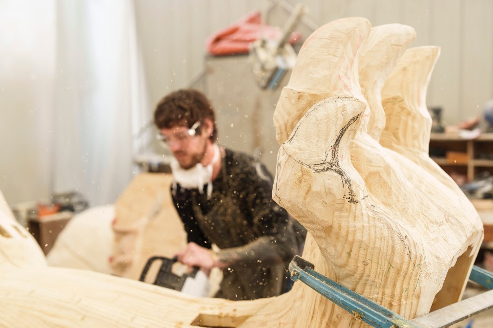 Les pattes du Varan de Voyage prenant forme dans les ateliers de la Compagnie La Machine à Nantes.