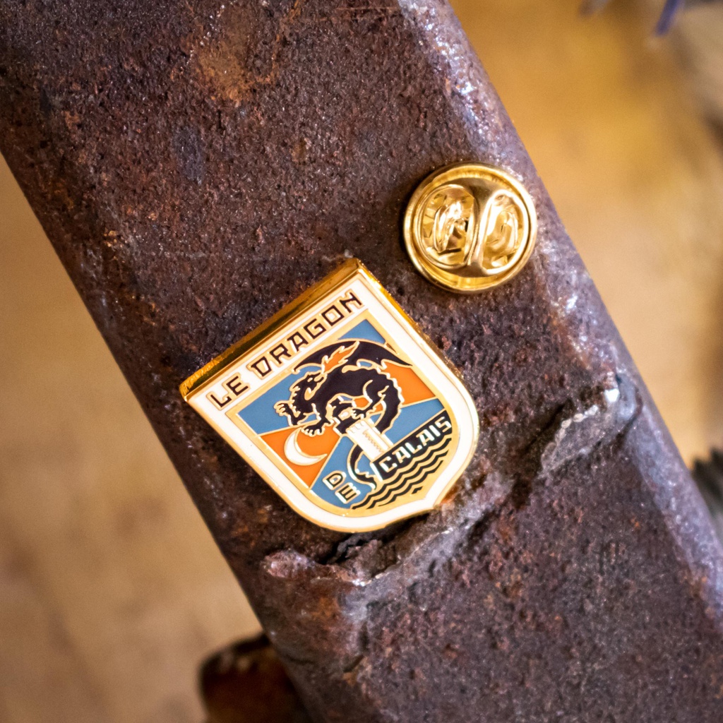 [DDC-19-BIJ-001] Pin's blason dragon de Calais